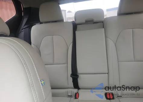 2025 Volvo Xc40 Plus z USA, uszkodzony, nr VIN YV4L12UE9S2531682